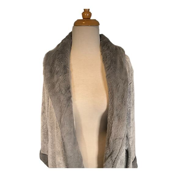 Secret Treasures Minky Super Super Soft Faux Furr Stylish Warm Robe XL 16-18 - Picture 7 of 8